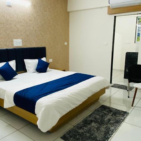 Hotel Balaji Villa Вадодара Екстериор снимка